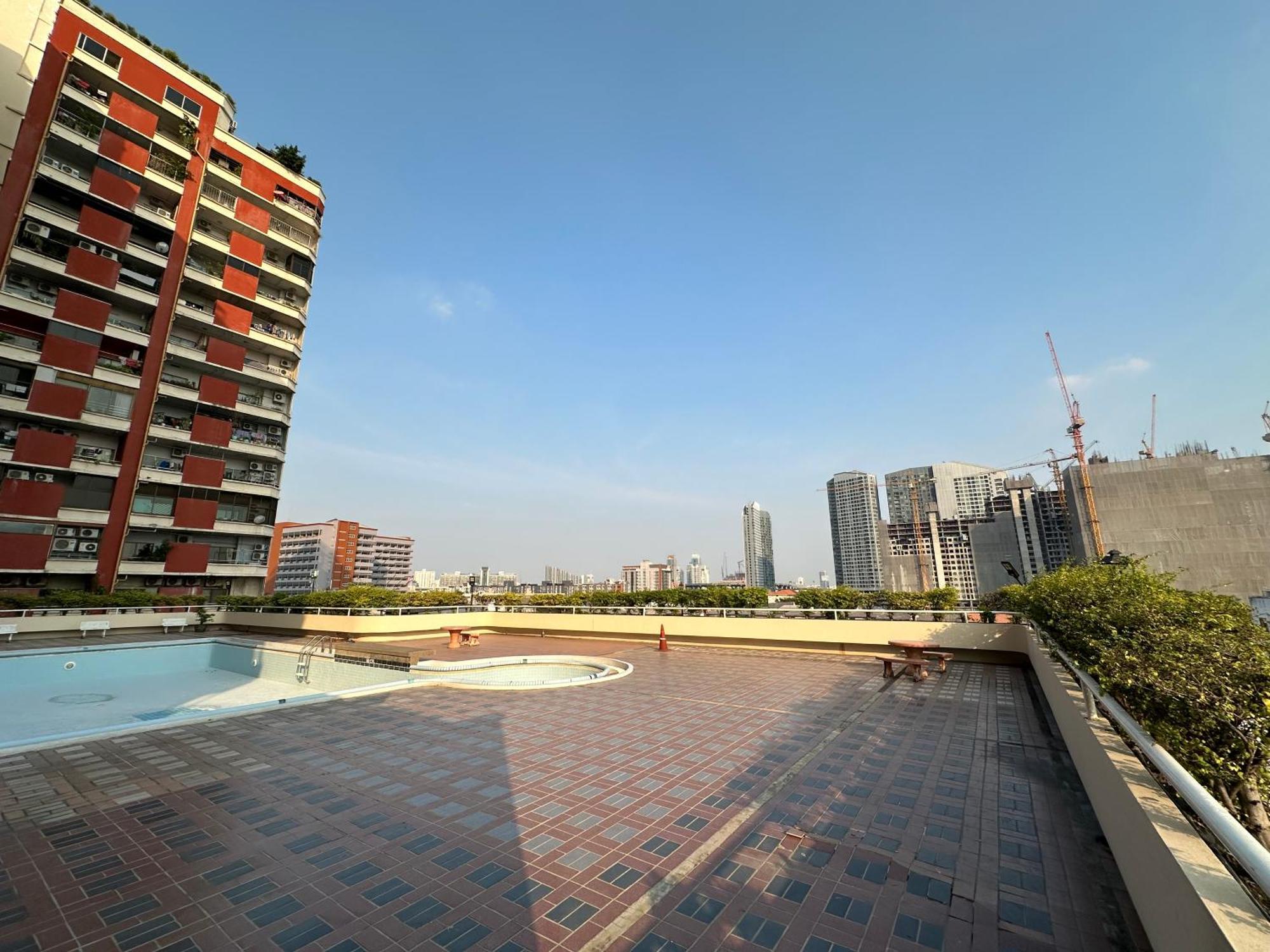 Country Complex Bangna Aparthotel Банкок Екстериор снимка