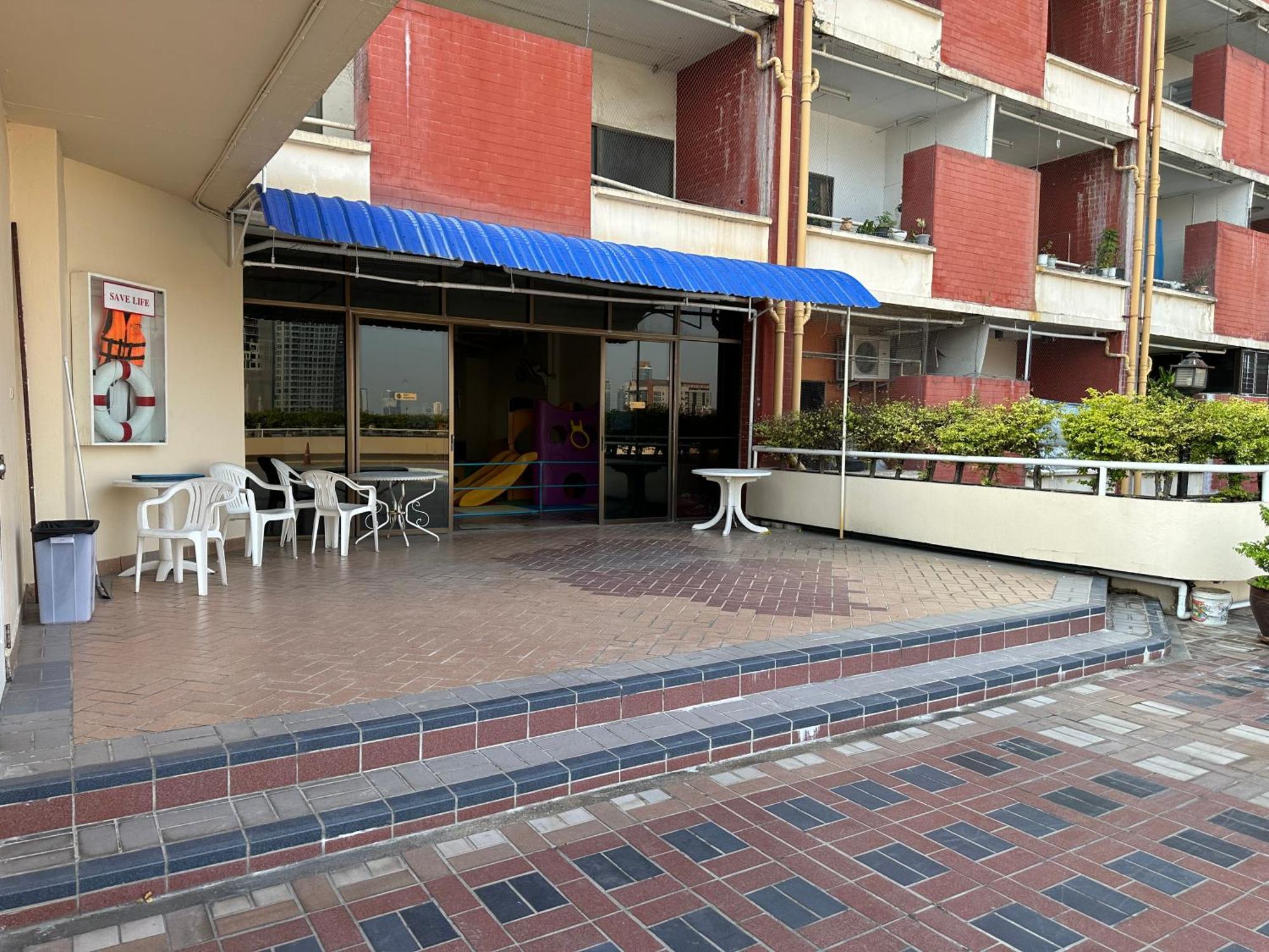Country Complex Bangna Aparthotel Банкок Екстериор снимка