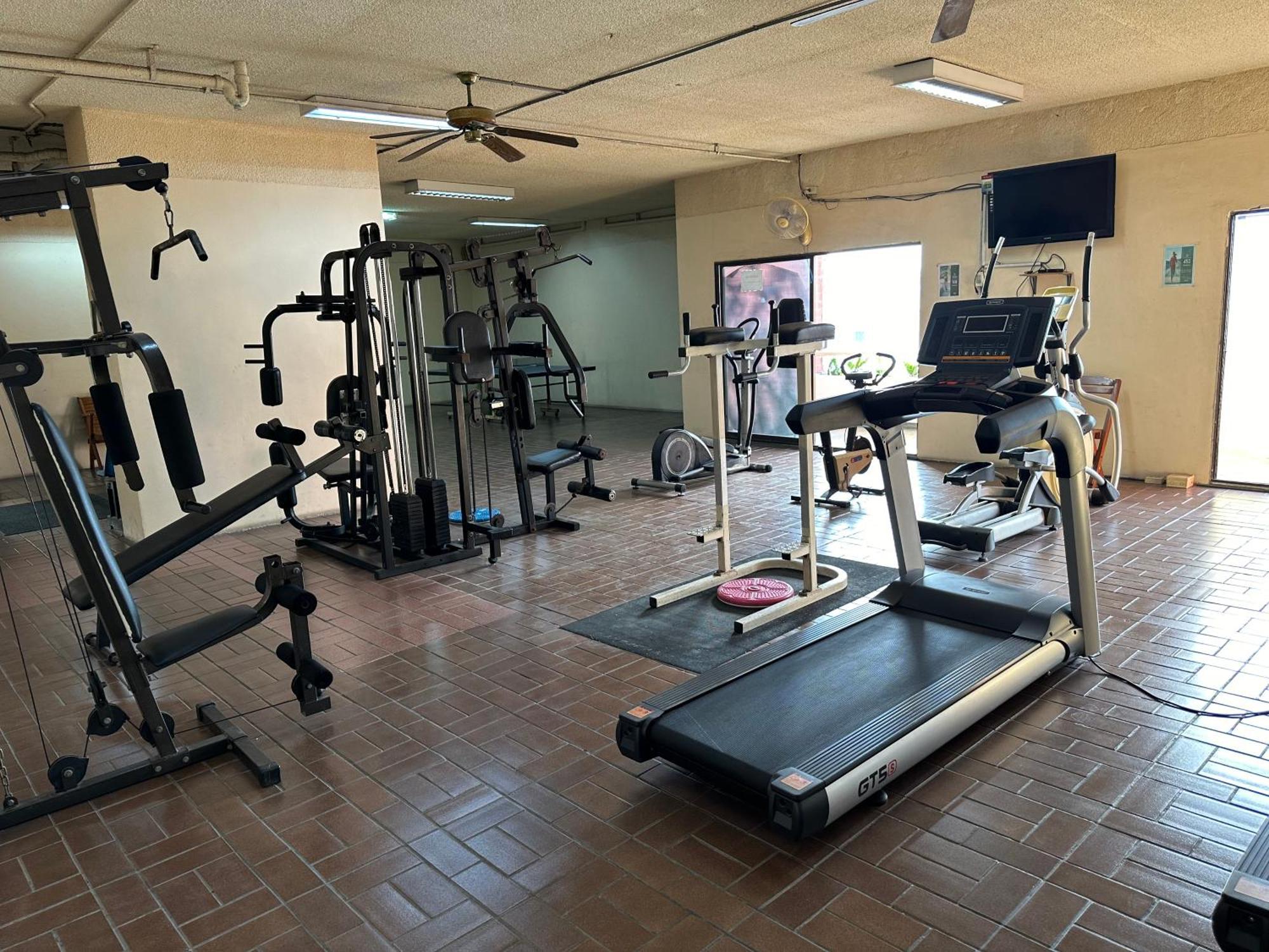 Country Complex Bangna Aparthotel Банкок Екстериор снимка
